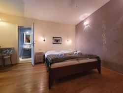 Schlafzimmer 1 mit en-suite Badezimmer, Casa Acqua Dolce
